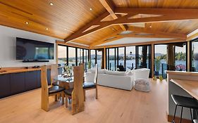 Kingfisher Manor Holiday Home Sooke  Canada