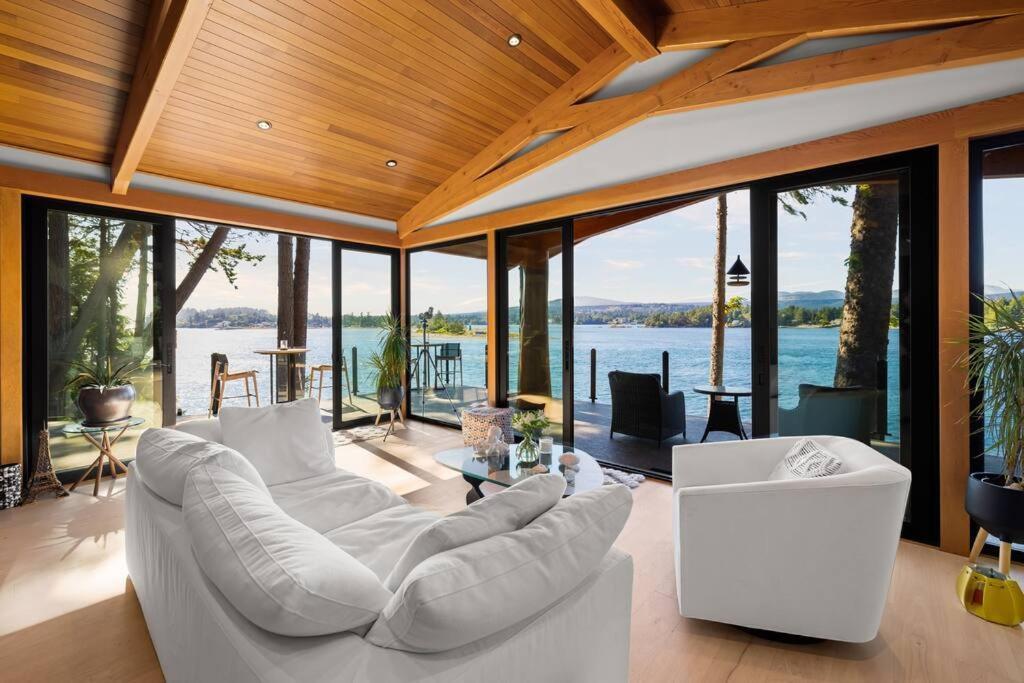 Kingfisher Manor Villa Sooke Exterior photo