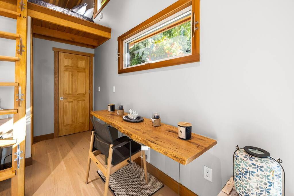 Kingfisher Manor Villa Sooke Exterior photo