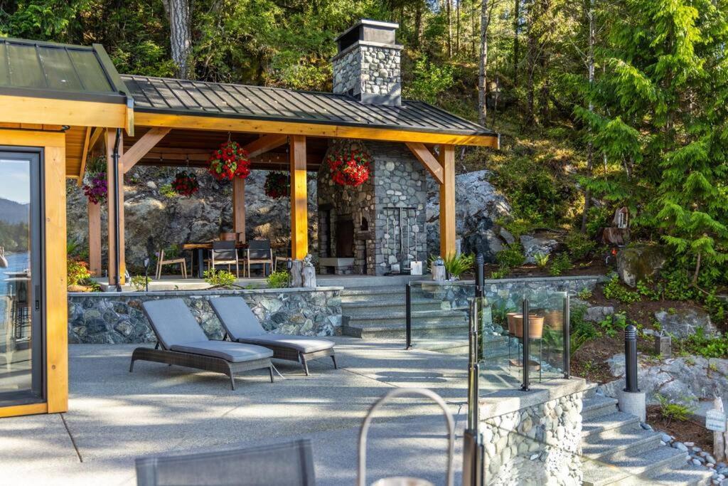 Kingfisher Manor Villa Sooke Exterior photo