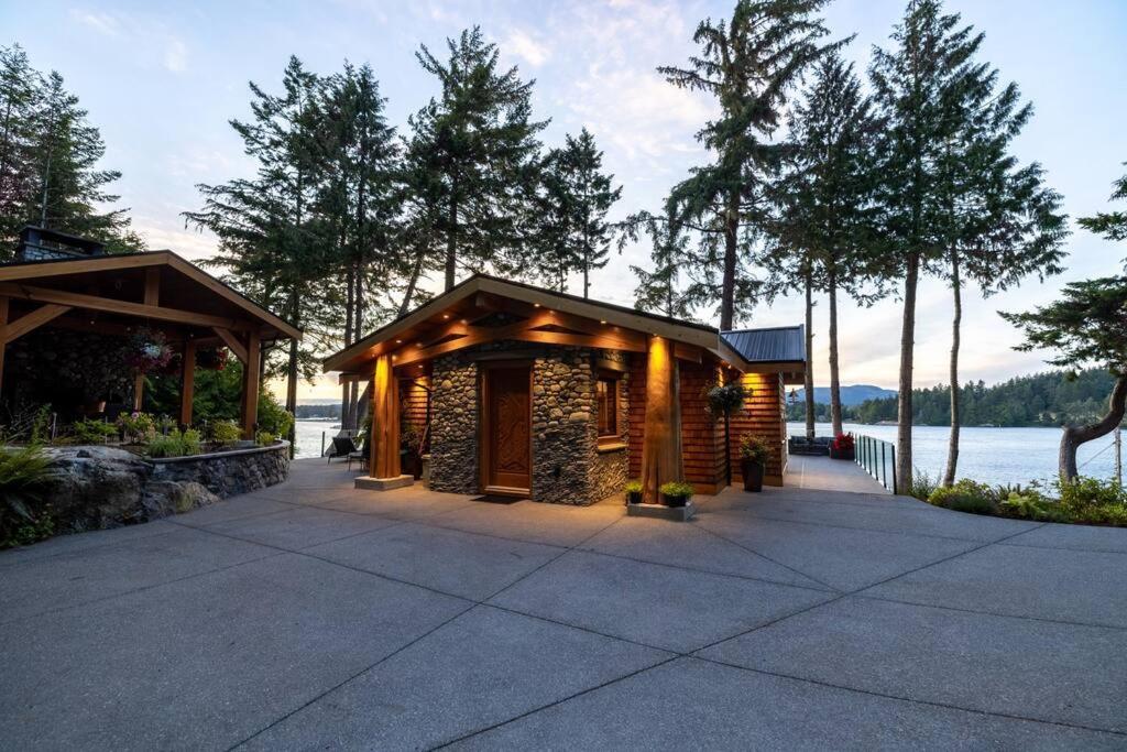 Kingfisher Manor Villa Sooke Exterior photo