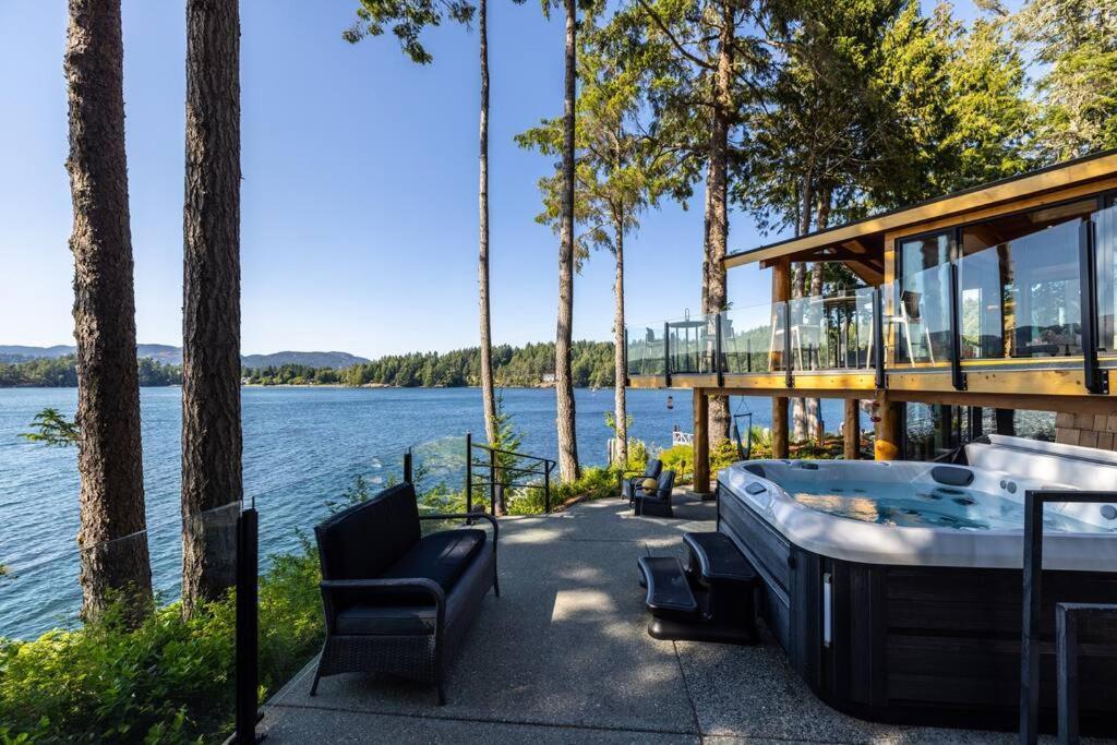 Kingfisher Manor Villa Sooke Exterior photo
