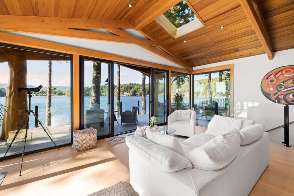 Kingfisher Manor Villa Sooke Exterior photo