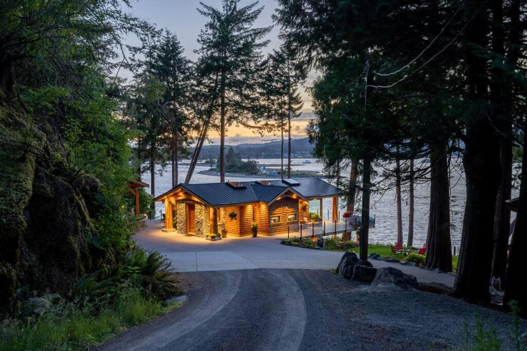 Kingfisher Manor Villa Sooke Exterior photo