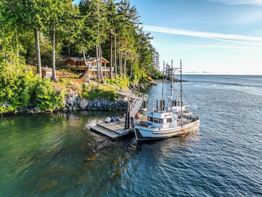 Kingfisher Manor Villa Sooke Exterior photo
