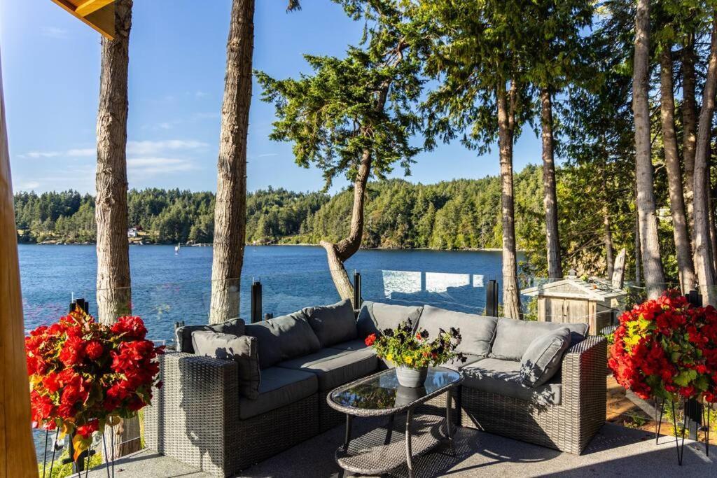 Kingfisher Manor Villa Sooke Exterior photo